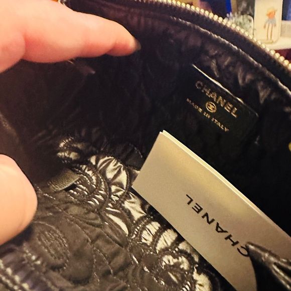 New Rare Chanel Camellia Black Gold Lambskin Embossed Leather Cosmetic Travel Po - Picture 13 of 13